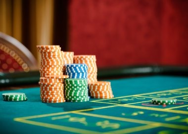 Dasbor pembayaran backgammon menampilkan pilihan DANA, OVO, GoPay, QRIS, dan transfer bank virtual account